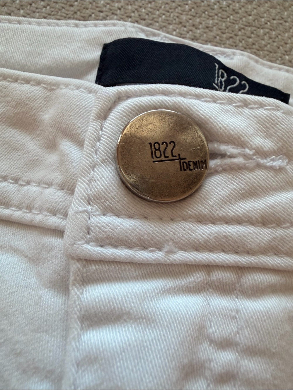 1822 Denim Classic White Women's Shorts - Picture 6 of 6
